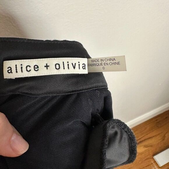 Alice + Olivia Inka Strong Shoulder Mock Neck Mini Dress sz 0 Black Silver Dot - Picture 6 of 7